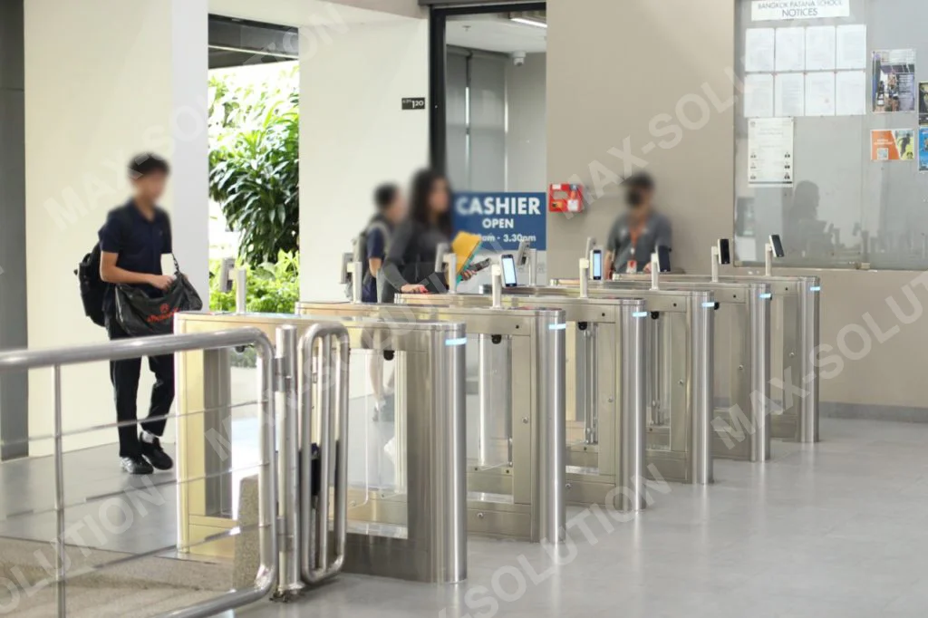 ผลงานติดตั้ง ประตูกั้นทางเดิน MAX-SOLUTION โรงเรียนบางกอกพัฒนา กรุงเทพฯ | MAX-SOLUTION (รูปที่ 4)