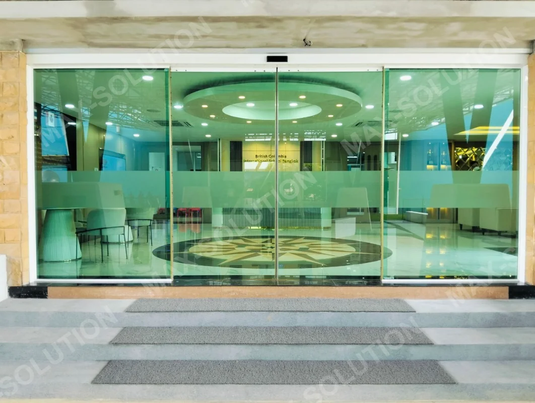 ผลงานติดตั้ง ประตูกั้นทางเดิน MAX-SOLUTION รร.นานาชาติบริติซโคลัมเบีย กรุงเทพฯ | MAX-SOLUTION (รูปที่ 3)