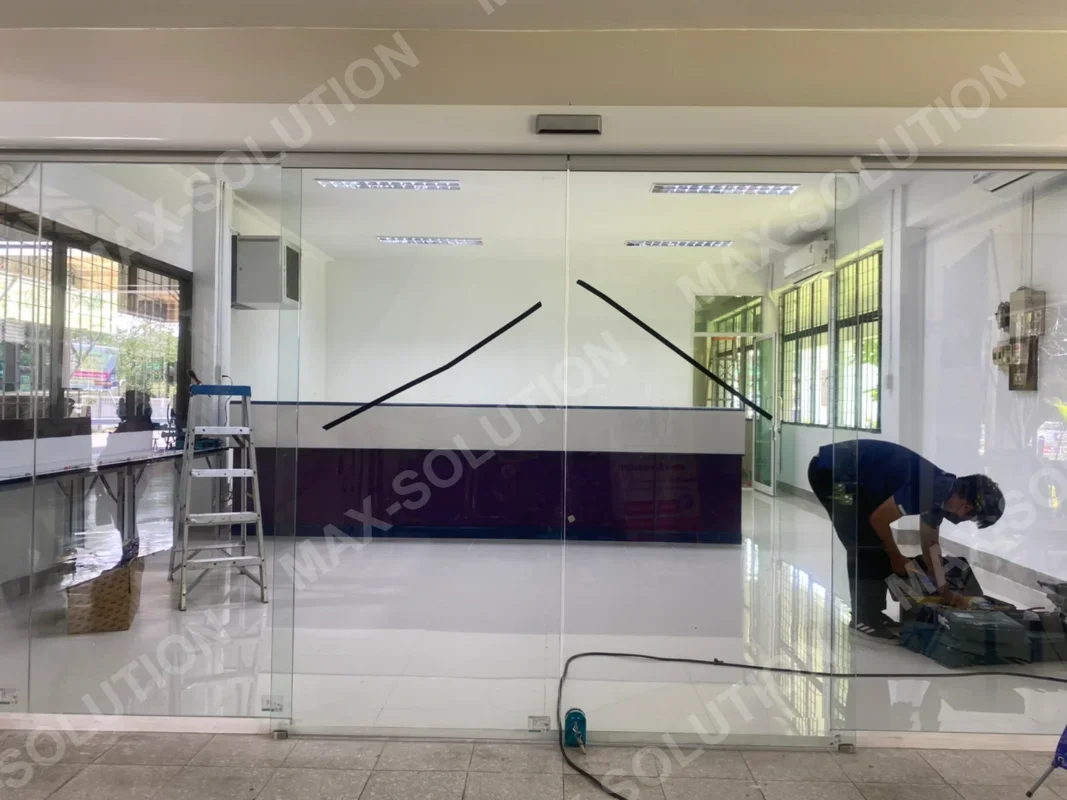 ผลงานติดตั้ง Auto Door DORMAKABA สำนักงานขนส่งจังหวัดลำปาง ลำปาง | MAX-SOLUTION (รูปที่ 2)